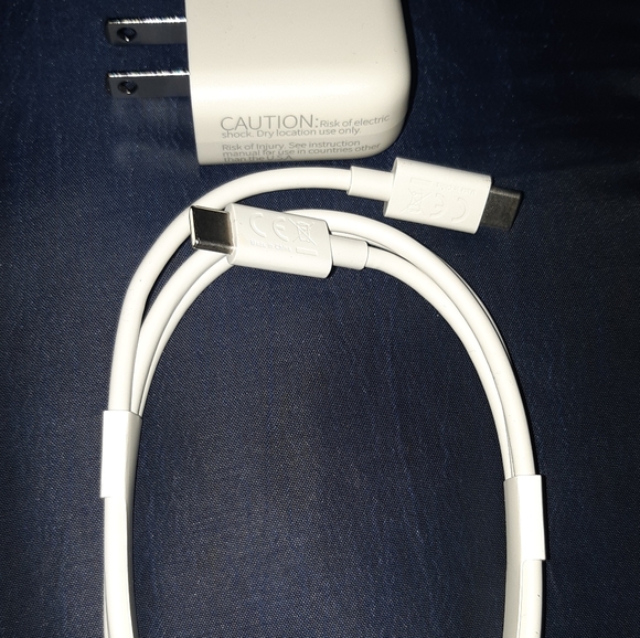 COPY - High Quality USB-C to USB-C cable.w/cube -Brand new - Picture 4 of 4